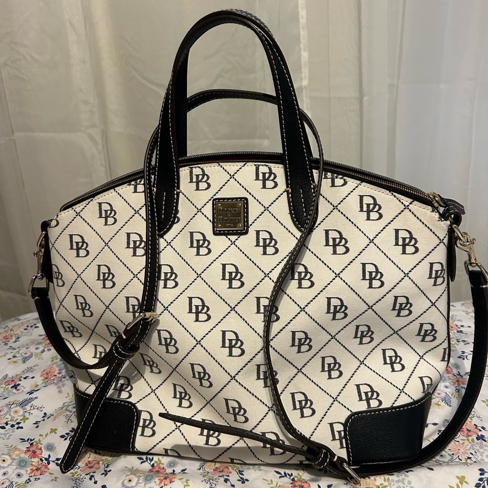 Dooney & Bourke purse